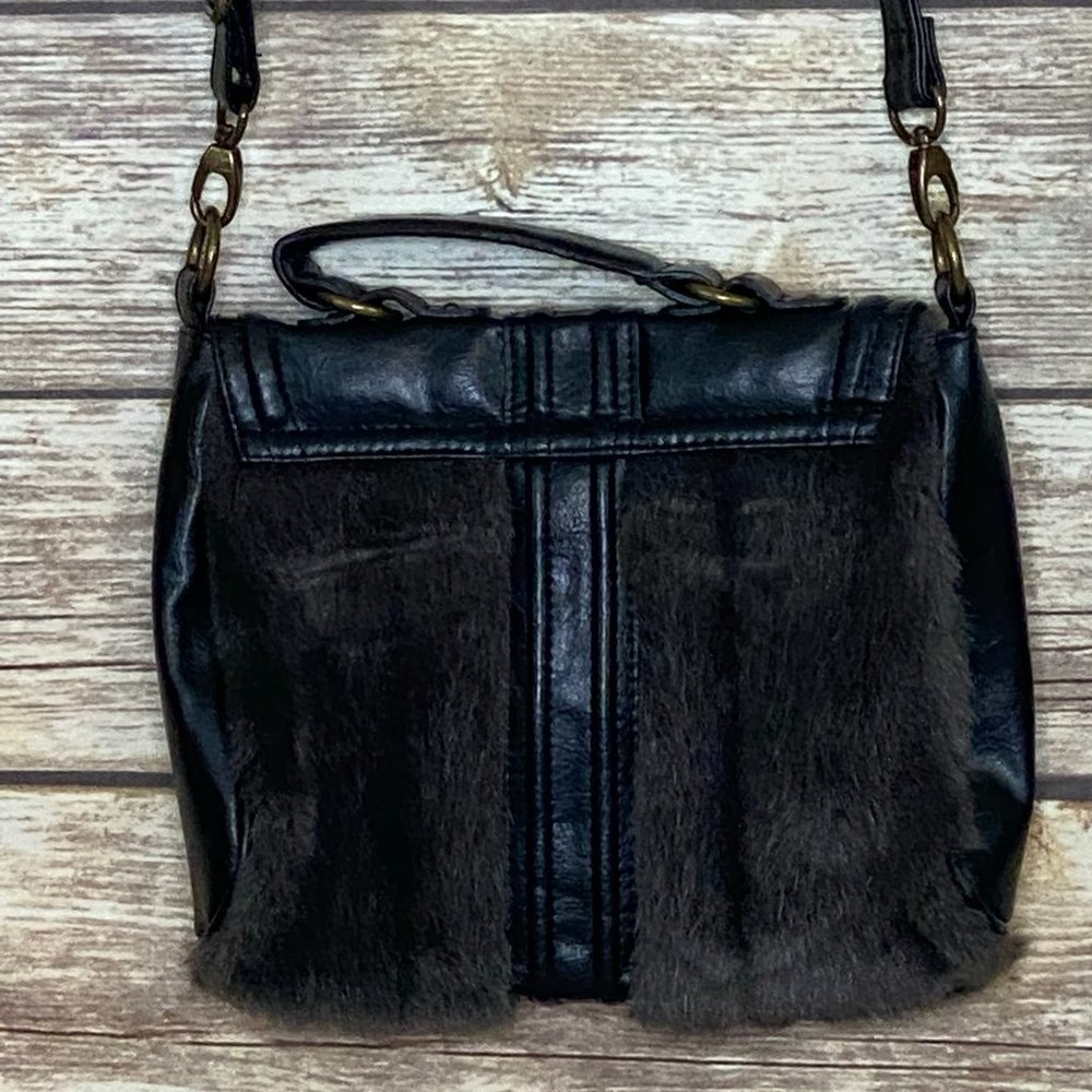 Forever 21 Faux Leather Crossbody Handbag with Faux Fur Accents Mid Size - Picture 3 of 7